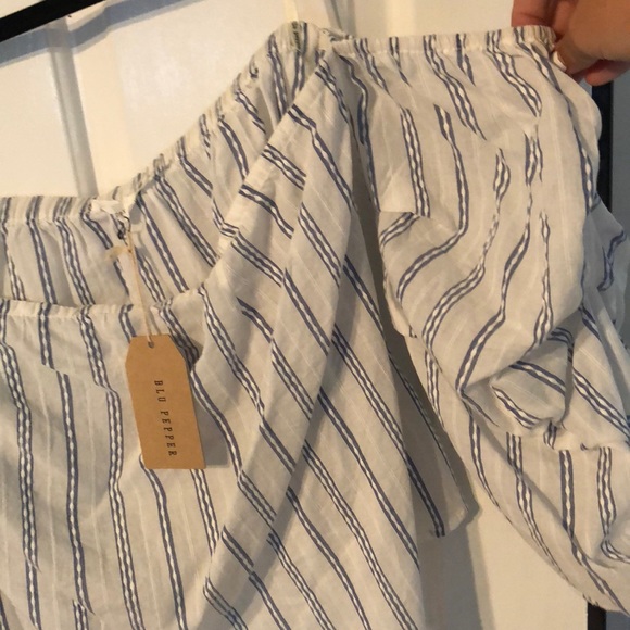 Off the shoulder top - Picture 4 of 4